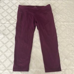 Athleta purple capri leggings